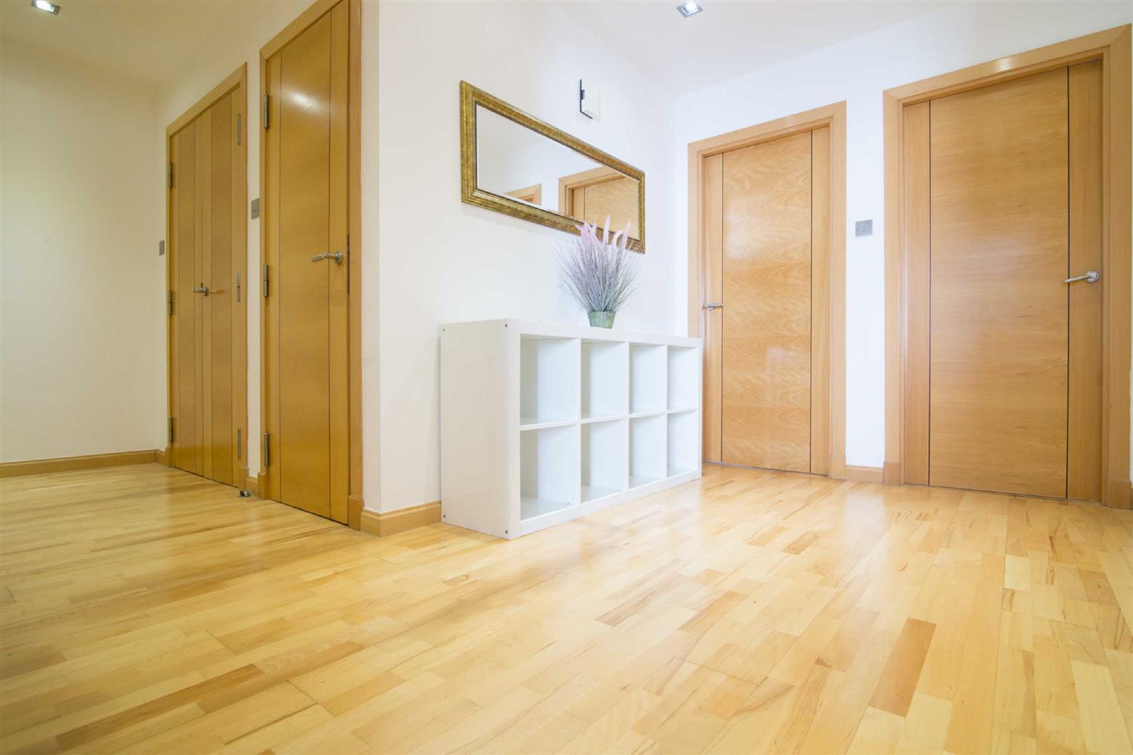 Image of Apartment - 3 Bedrooms - 2 Bathrooms for Rental in Royal Ocean Plaza-Gibraltar, Image 6